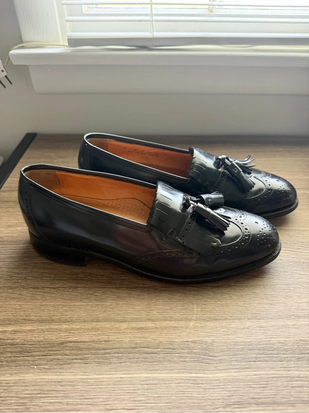 Johnston & Murphy Men's Black Leather Tassel Loafers Size 8